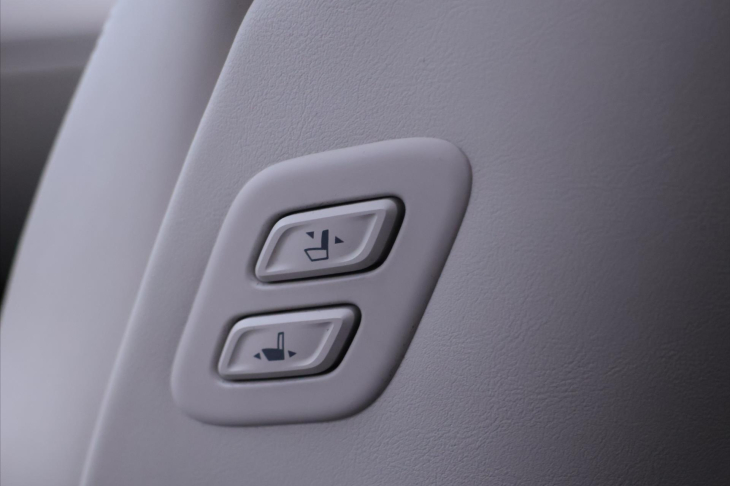 Hyundai Genesis 3,8 V6 232kW Exclusive 4x4 CZ