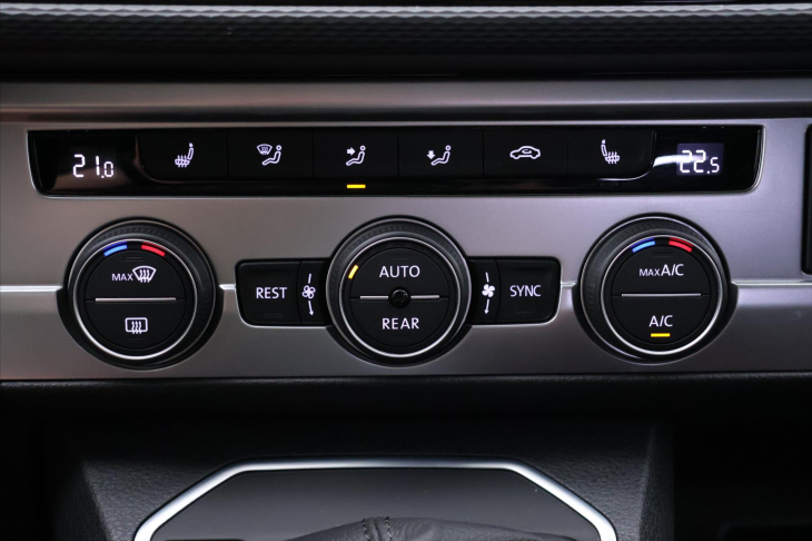 Volkswagen Multivan 2,0 TDI 110kW DSG EDITION DPH