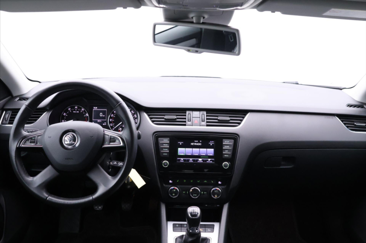 Škoda Octavia 1,4 TSI 103kW Elegance Xenon