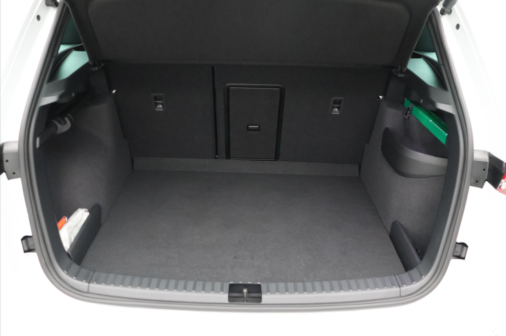 Škoda Karoq 2,0 TDI Sportline 4x4 DSG 1.maj.