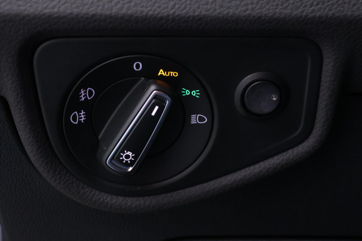 Volkswagen Touran 1,6 TDI 85kW DSG Navi Tažné