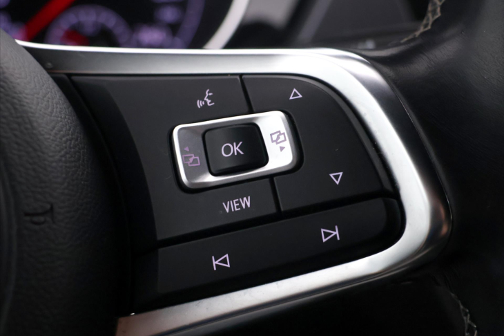 Volkswagen Touran 2,0 TDI 110kW R-Line DSG CZ