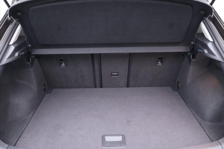 Volkswagen T-Roc 1,5 110TSI Serv.kniha tempomat