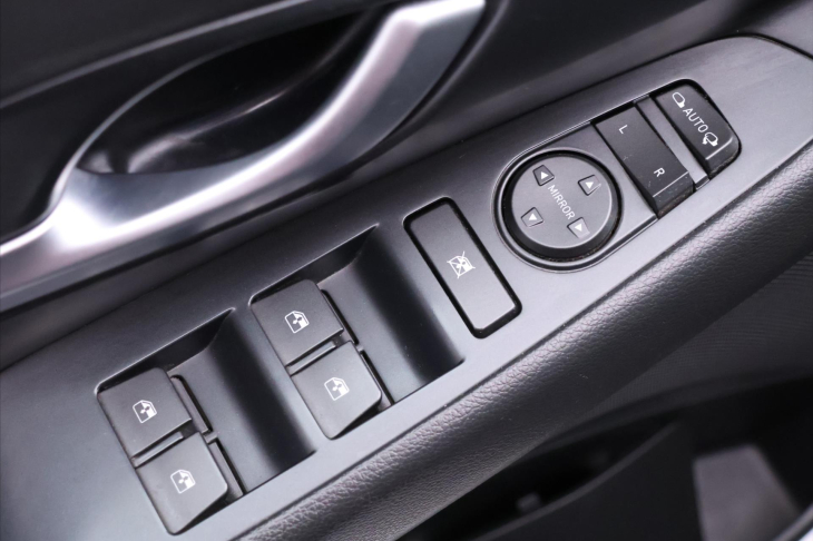 Hyundai i30 1,5 T-GDI 117 kW Family Smart Tažné