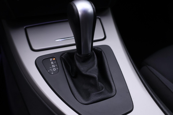 BMW Řada 3 2.0 320i 110kW Aut. Xenon