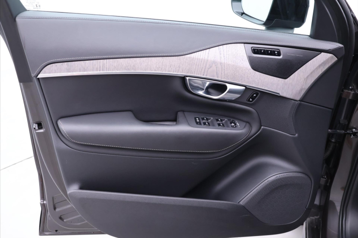 Volvo XC90 2,0 B5 AWD Ultimate Dark 7-Míst