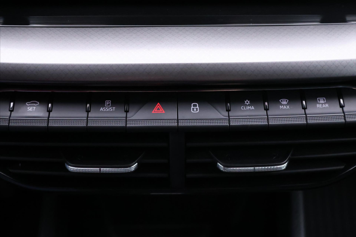 Škoda Octavia 2,0 TDI 110kW DSG Ambition CZ DPH