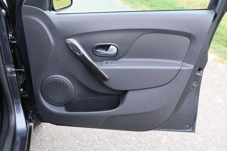 Dacia Logan 1,0 SCe Klimatizace CZ