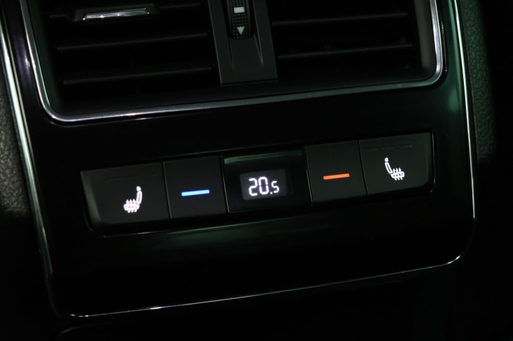 Škoda Superb 2,0 TDI Virtual Matrix Webasto