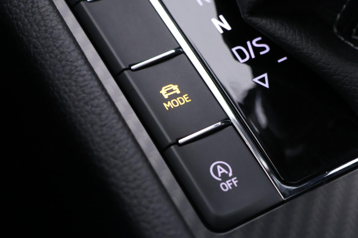 Škoda Superb 2,0 TDI 110kW SportLine Combi DSG