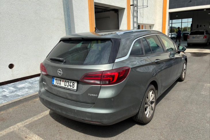 Peugeot 2008 1,2 PT 61kW CZ 1 Maj. Allure