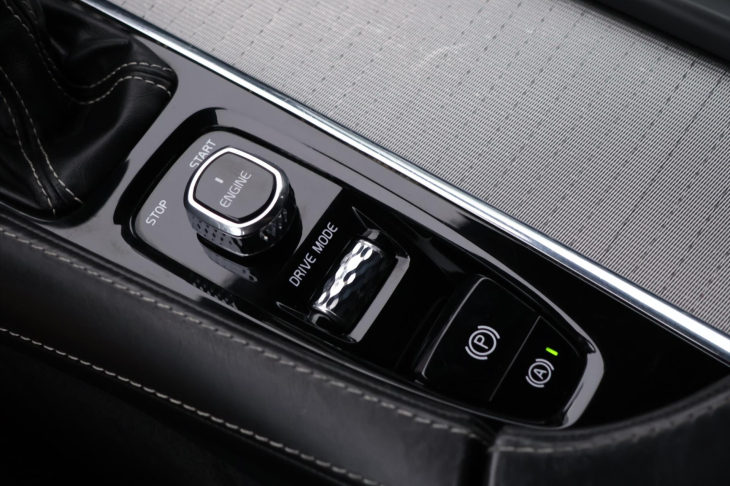 Volvo XC90 2,0 D5 165kW AWD Aut. R-Design