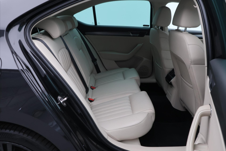 Škoda Superb 2,0 TDI DSG 4x4 CZ Style DPH
