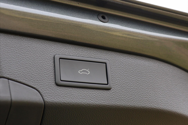 Škoda Superb 2,0 TDI DSG Laurin&Klement DPH