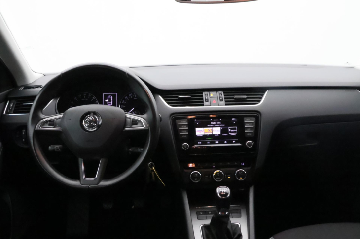 Škoda Octavia 1,6 TDI 81 kW JOY Aut.klima