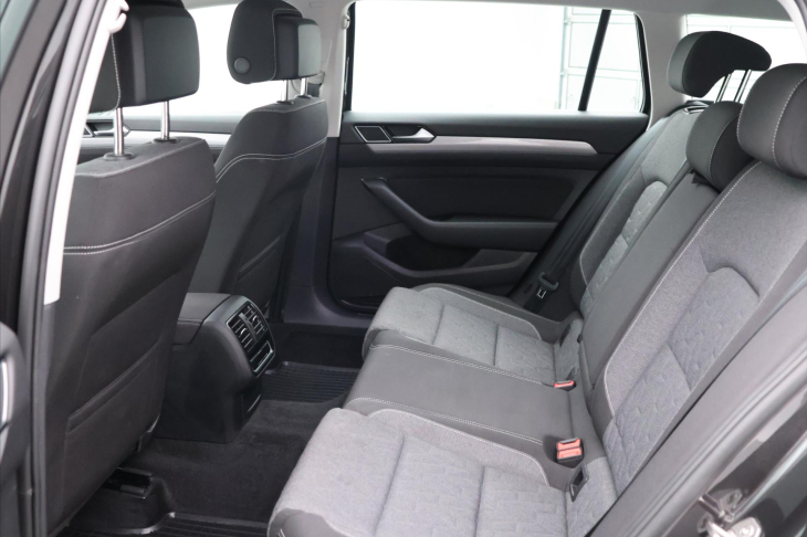 Volkswagen Passat Variant 1,5 TSI EVO 110kW Klima CZ DPH
