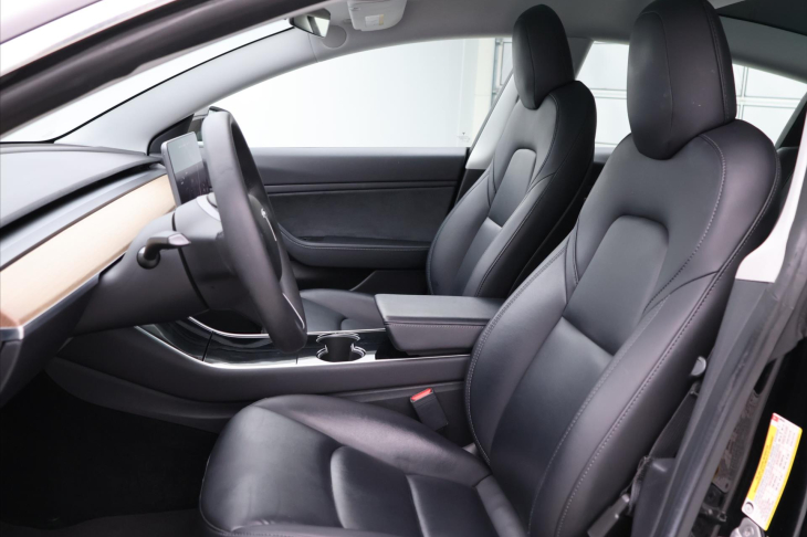 Tesla Model 3 Std Range Plus 52kWh