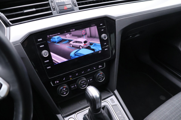 Volkswagen Passat 2,0 TDI 140kW DSG Business LED