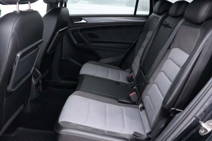 Volkswagen Tiguan Allspace 2,0 TDI DSG 4M R-Line Black DPH