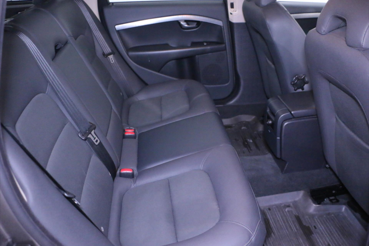 Volvo XC70 2,4 D5 AWD 136kW Klima Tažné