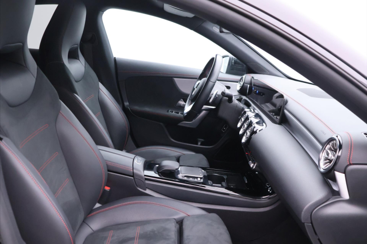 Mercedes-Benz CLA 1.3 180 100kW AMG LINE CZ DPH