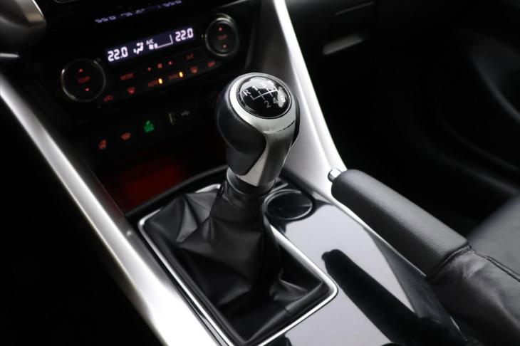 Mitsubishi Eclipse Cross 1,5 T-Mivec 120kW LED Kůže