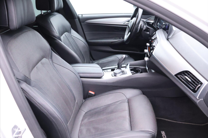 BMW Řada 5 3,0 540i xDrive Schnitzer DPH CZ