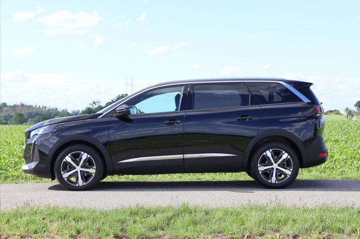 Peugeot 5008 1,2 PT Aut. Allure 7-Míst DPH