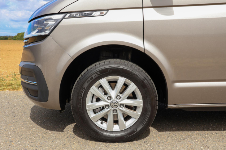 Volkswagen Transporter 2,0 TDI DSG Bulli Long 9-Míst