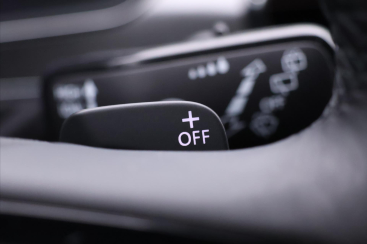 Škoda Superb 2,0 TDI DSG 4x4 CZ Scout DPH