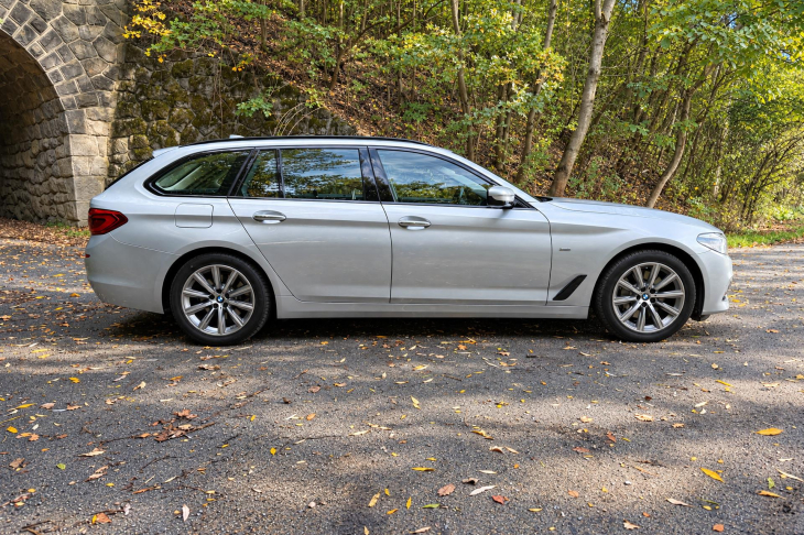 BMW Řada 5 2,0 530i xDrive Luxury Line