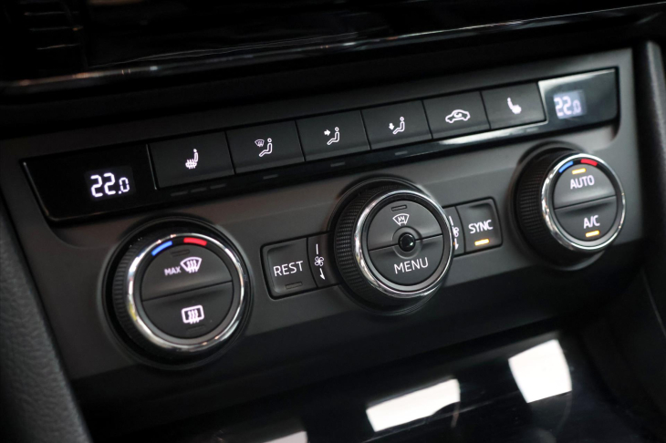 Škoda Superb 2.0 TDI 110kW Style Bi-Xenon