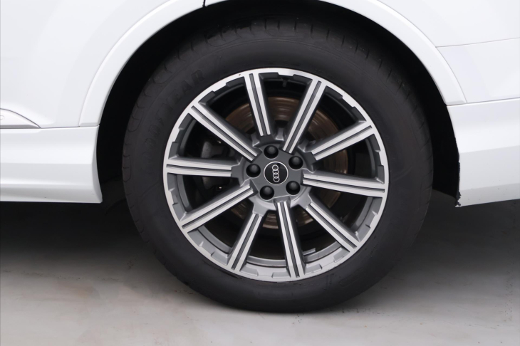 Audi Q7 3,0 TDI 210kW Qattro CZ DPH