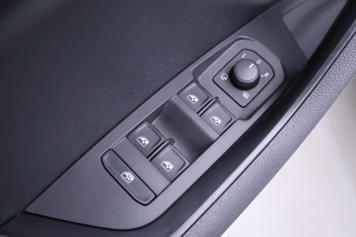 Škoda Karoq 2,0 TDI DSG 4x4 Sportline DPH