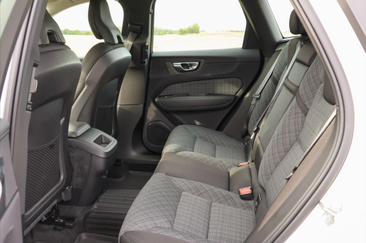 Volvo XC60 2,0 B5 183kW AWD Summum DPH