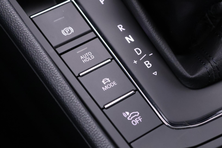 Volkswagen Bora E-Bora 100kW Automat