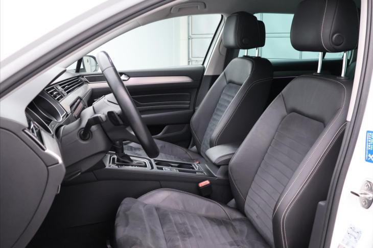 Volkswagen Passat 2,0 TDI 140kW CZ R-line DPH