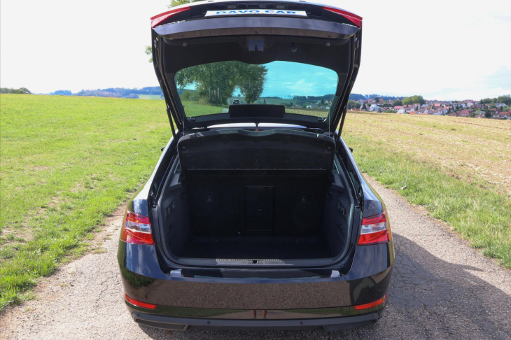 Škoda Superb 2,0 TDI 147kW 4x4 DSG Style+ CZ
