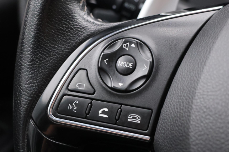 Mitsubishi Outlander 2,0 MIVEC 110kW Intense 4WD