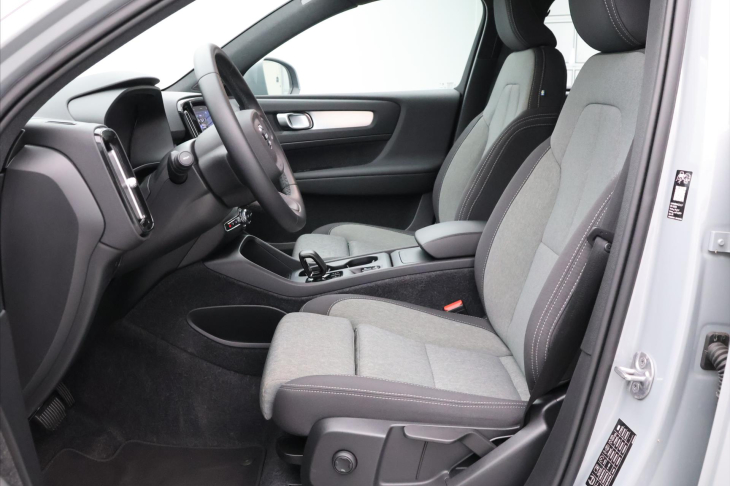 Volvo XC40 2.0 B3 120kW Core DCT CZ DPH