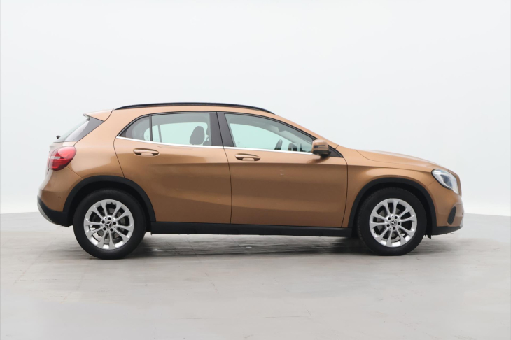Mercedes-Benz GLA 2,1 200d 100kW 4Matic CZ DPH