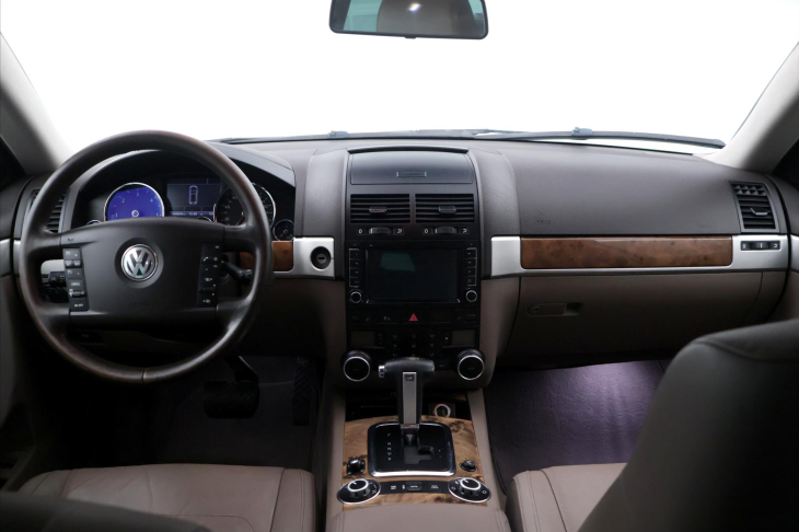 Volkswagen Touareg 3,0 TDI V6 176kW Tiptronic CZ