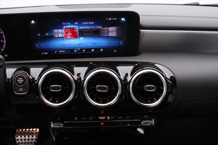 Mercedes-Benz CLA 2,0 250 165kW AMG-paket CZ