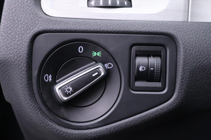 Volkswagen Golf 1,6 TDI Navi Aut.klima Kůže