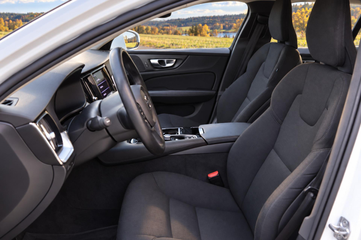 Volvo V60 2,0 B5 AWD Momentum Pro AT DPH
