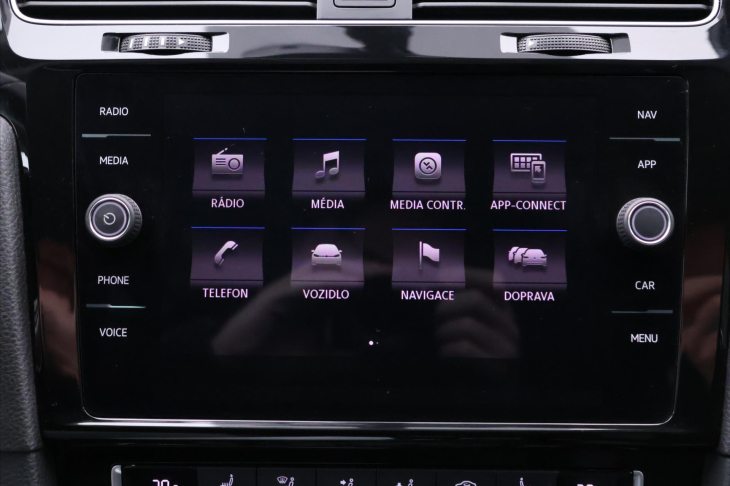 Volkswagen Golf 1,4 TSI 92kW Highline LED 1.Maj