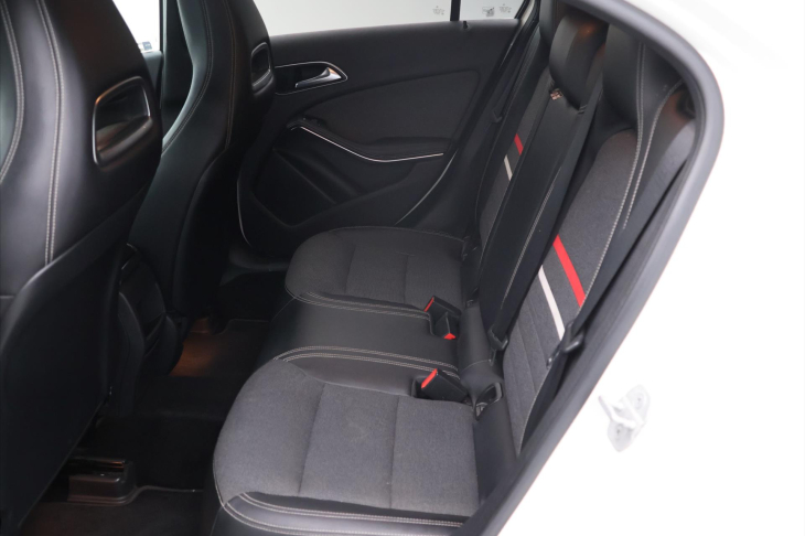 Mercedes-Benz Třídy A 1,6 200i 115kW Klima Kůže