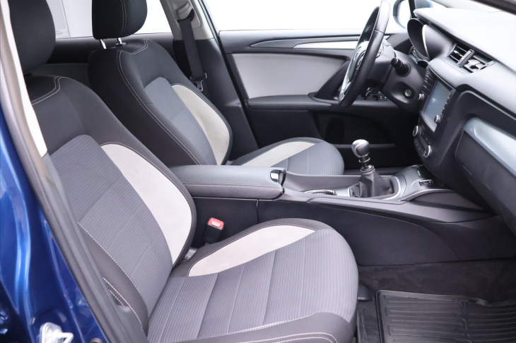 Toyota Avensis 2,0 D-4D 105kW CZ Navi Xenon