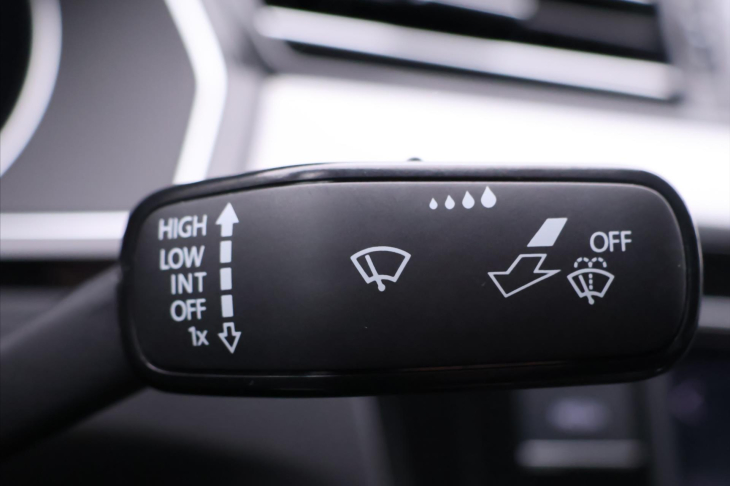 Volkswagen Passat 1,5 TSI 110kW DSG Business CZ