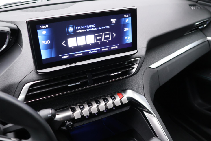 Peugeot 5008 1,2 PT 96kW Allure 7-Míst CZ